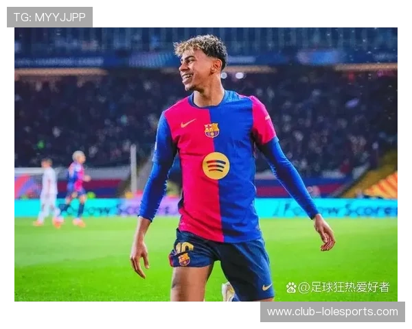 足球巨星穿搭解析 经典与时尚的完美融合揭秘球场外的潮流风采