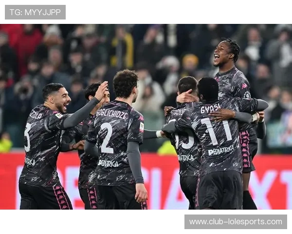 足球球星时尚秀精彩瞬间汇集 高端时尚与运动风尚完美融合