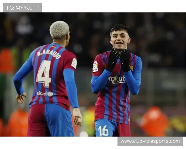 车内的足球天才：探索足球明星车内的个性化空间与生活品味