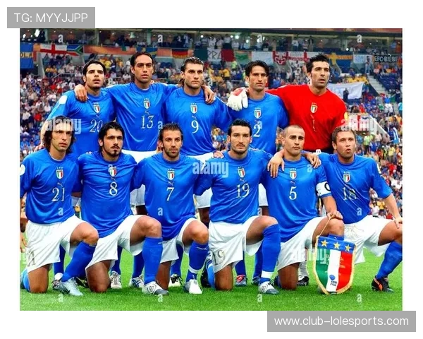 足球迷激动见球星瞬间 捕捉偶像真实一面的一刻精彩回忆